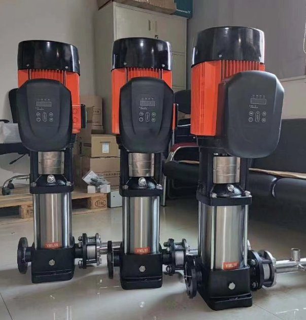 Pump drive mounted on a vertical multistage booster pump